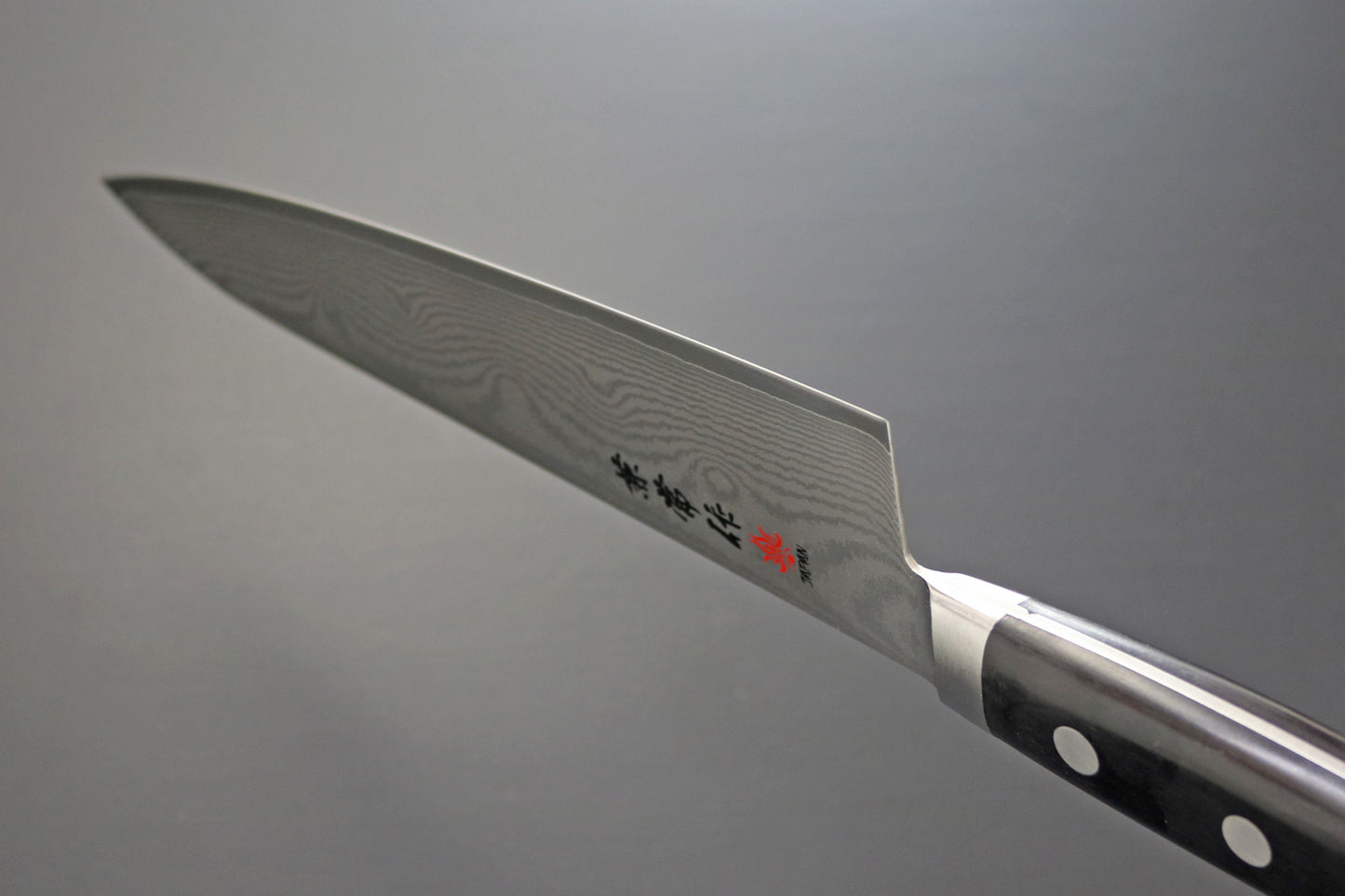 Kanetsune KC-100 series Gyutou 210mm VG-10 33-Layer Damascus Kitchen Knife - Made in Japan KC-102