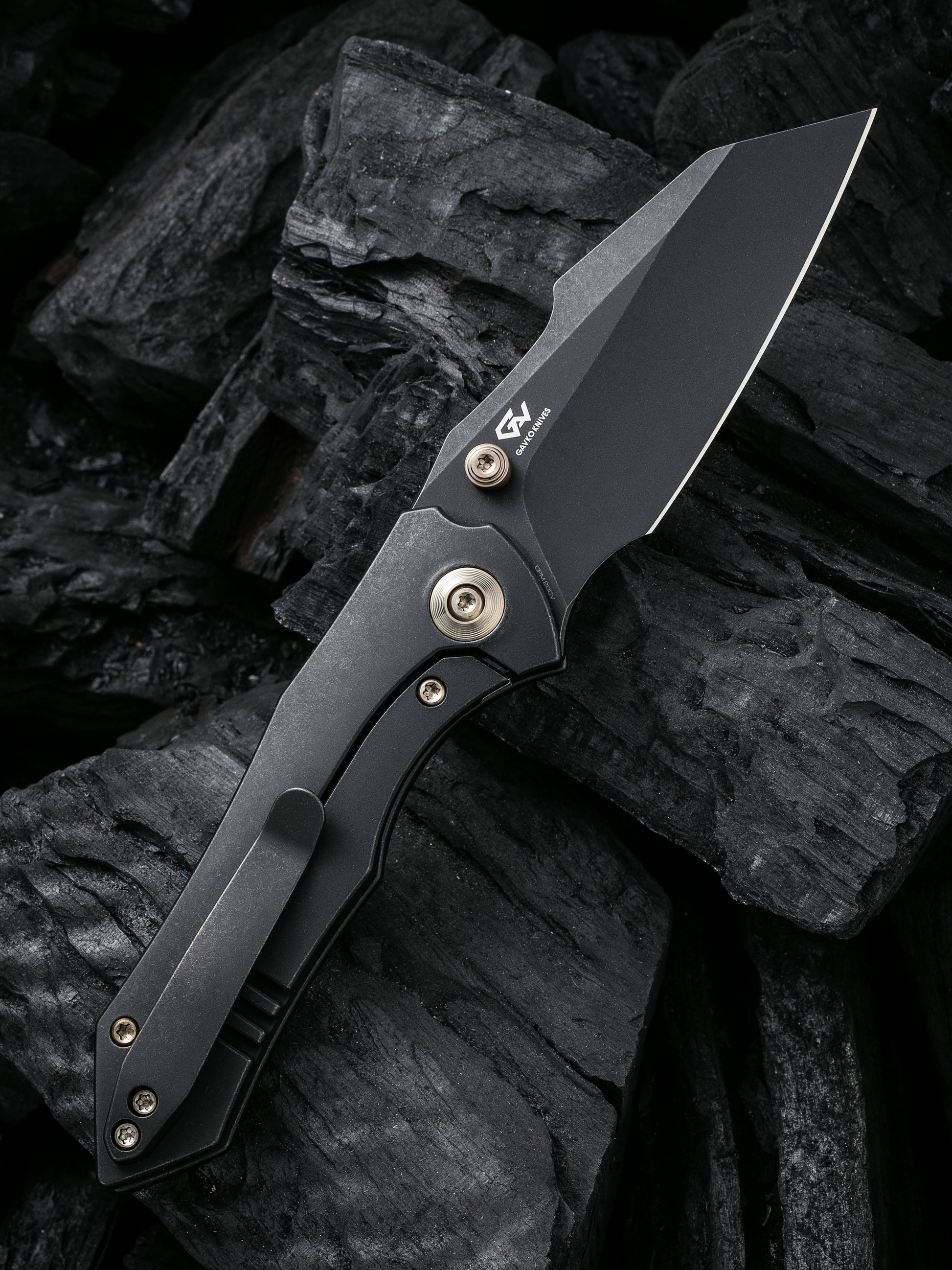 WE Knife High-Fin, WE22005-2, Bronze Titanium, Black CPM-20CV pocket knife